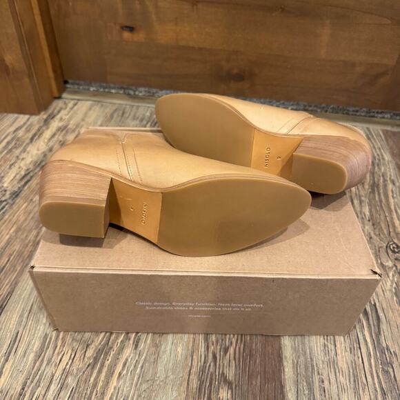 Nisolo Mia Leather Ankle Bootie with block heel 9 Almond - Picture 3 of 9